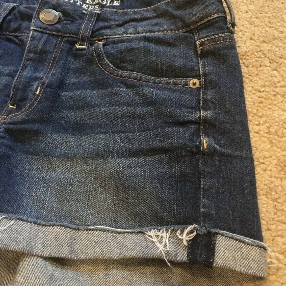 American Eagle Outfitters Distressed Dark Denim Jean Shorts Stretch 4 Raw Hem - Picture 8 of 8